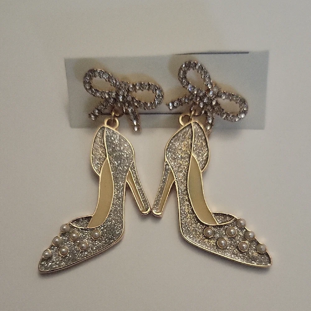 High Heel Shoes and Bow Earrings Gold and Silver - Picture 2 of 11